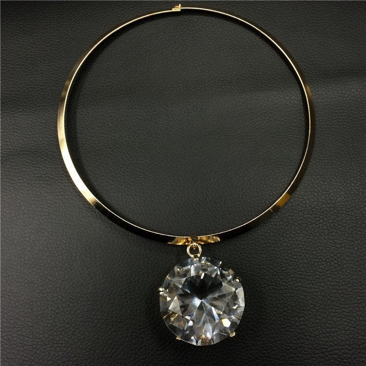 Choker Necklace with Oval Pendant (Gold and Silver)