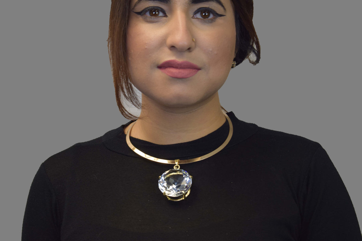 Choker Necklace with Oval Pendant (Gold and Silver)